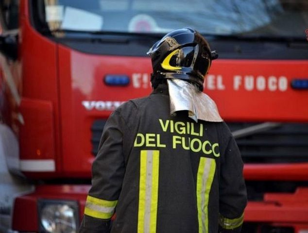 Frosinone – Attimi di paura a scuola per un principio di incendio. L’intervento dei VVF riporta tutto alla normalità