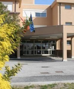 La preside Maucioni del liceo di Maccarese va in pensione