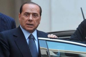 Berlusconi positivo al Covid di ritorno dalla Sardegna