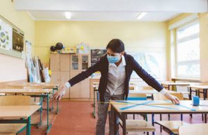 «Riaprire le scuole dopo il referendum»