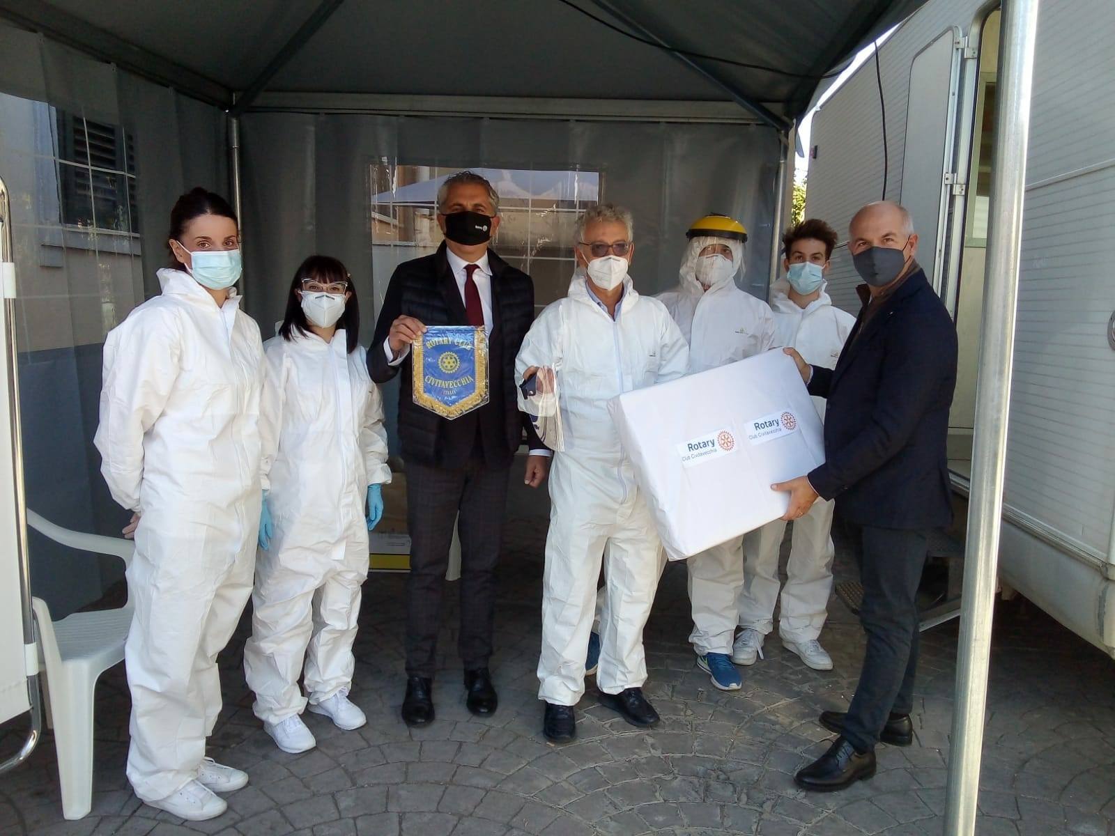 Rotary, donate visiere protettive al Centro diagnostico Buonarroti