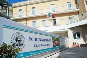 Polo universitario, visita della Polizia locale per informare gli studenti sui dpcm