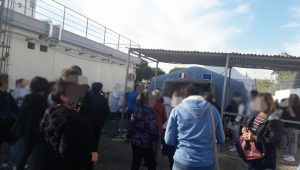 Caos alla tenda per i tamponi del San Paolo