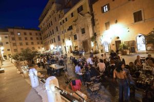 Roma – Movida: controlli della polizia, chiusi due locali a San Lorenzo