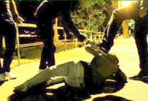 Violenza ad Aprilia: 36enne rumeno pestato a sangue davanti allo stadio