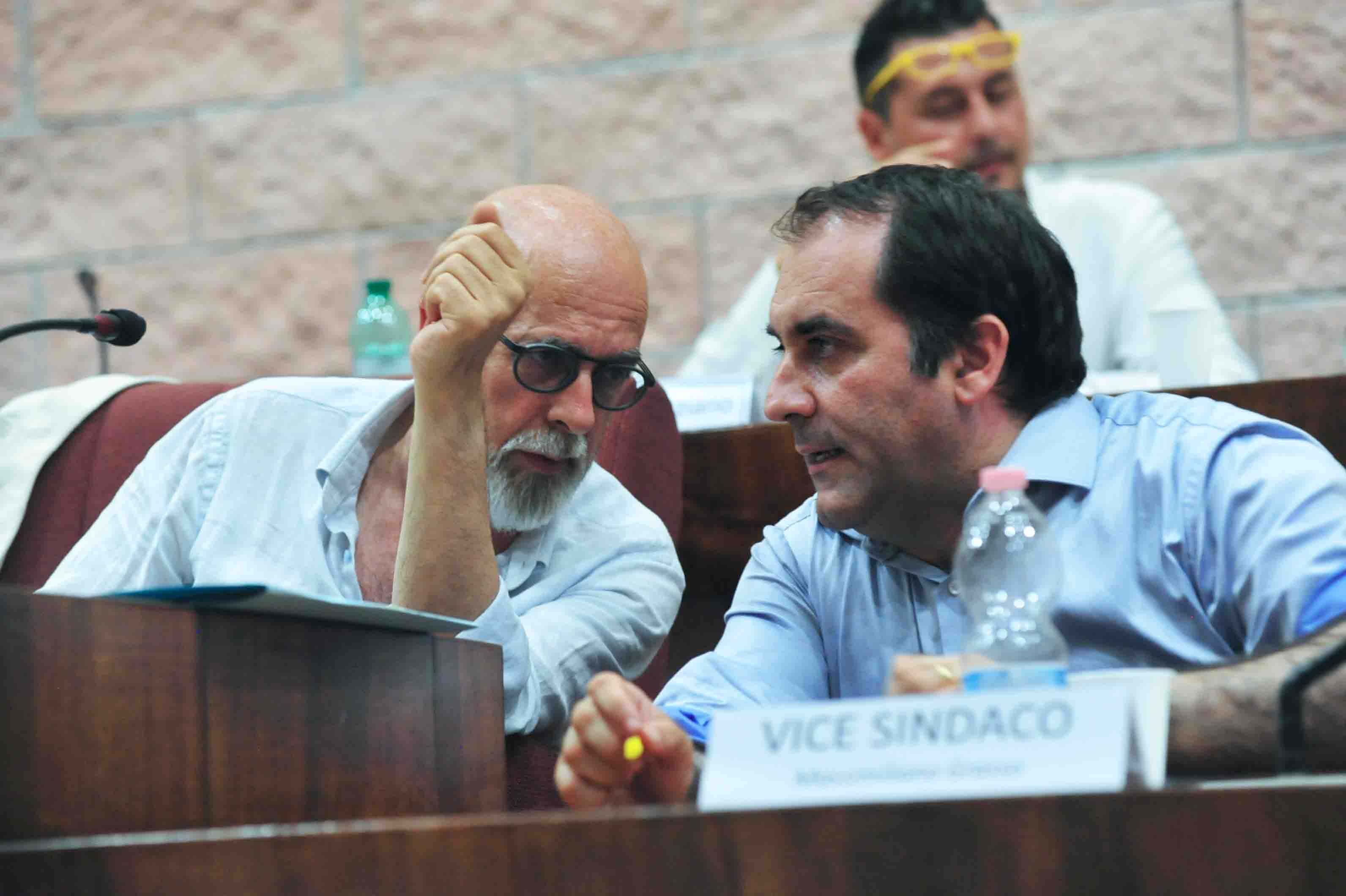 Grasso: ”Non consento a Tedesco di lasciare ombre su di me, spieghi alla città perché ha agito così”