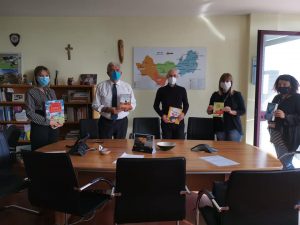 Ospedale San Paolo,  la libreria Giunti al punto  ha donato 300 libri