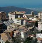 Assembramenti di adolescenti nel parcheggio del Ghetto