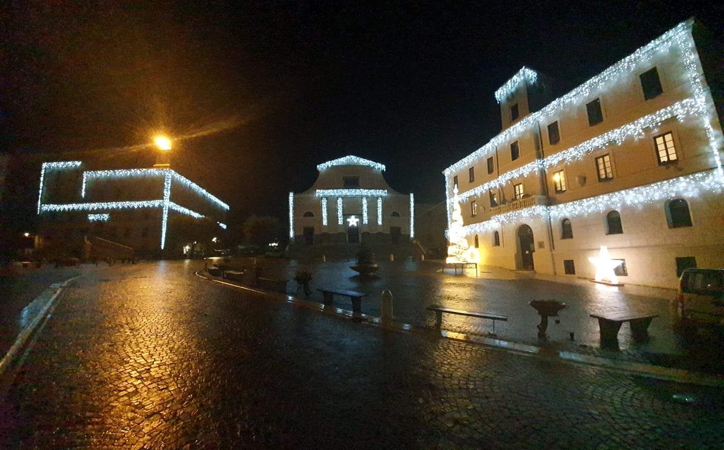 Oltre ventimila luci nel segno della speranza e della rinascita