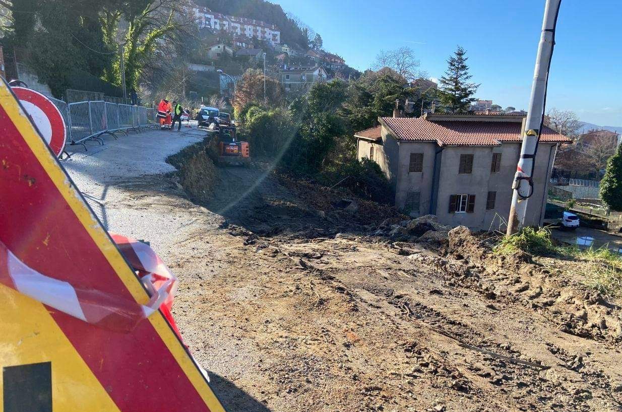 Voragine in via Klitche, sopralluogo
 


di Teresa Zotta di Città Metropolitana