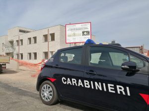 Ad Aprilia panico sulla Pontina: investono un carabiniere e tentano la fuga, arrestati due indiani