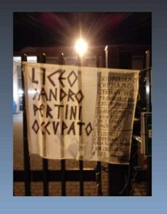 Lucchetti al Pertini, i rappresentanti d’istituto prendono le distanze