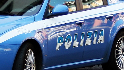 Danneggia taxi: bloccato e denunciato dalla polizia