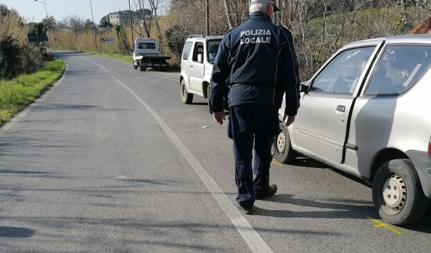 Vigile urbano molesta quattro colleghe: deve rispondere di stalking e violenza sessuale