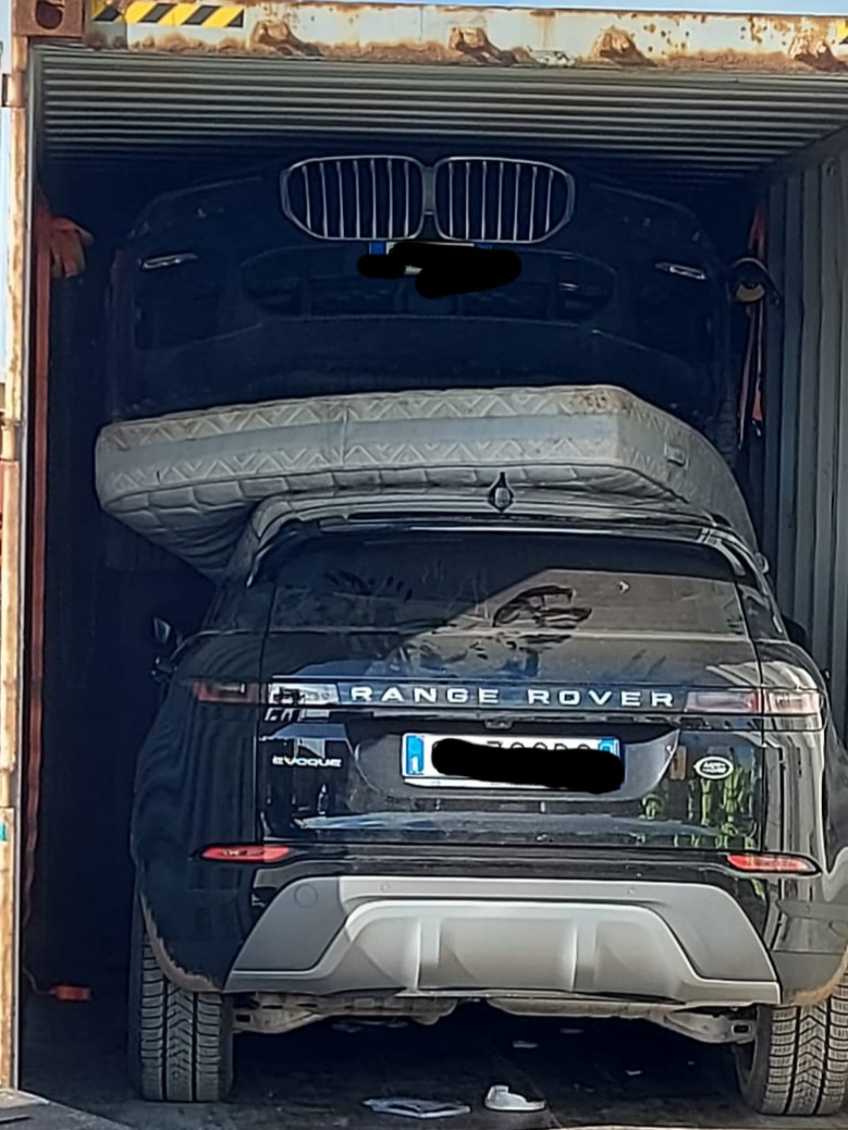 Traffico di auto di lusso scoperto dalla Polstrada