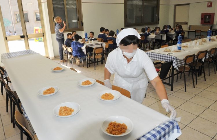 Assegno di disoccupazione universale, Forno: ”Anche per il personale delle mense?”