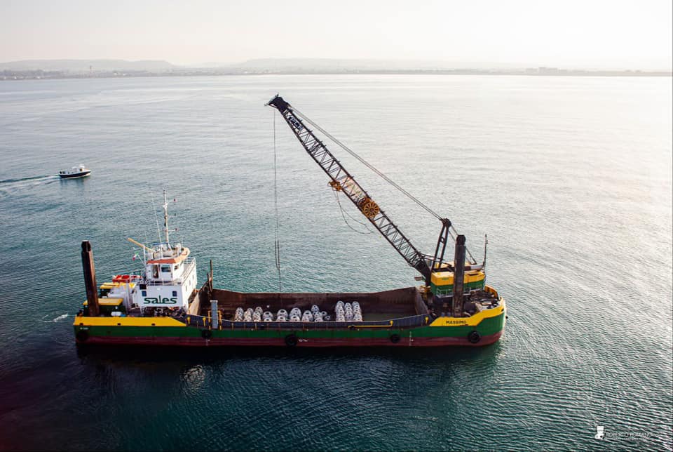 Posidonia, iniziato a Tarquinia il posizionamento in mare di 60 Reef ball nello specchio acqueo davanti alla foce del fiume Marta