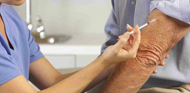 Covid, al via la terza dose per over80 e Rsa