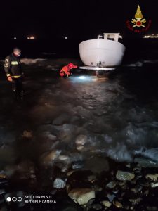 barcaderiva_vigilifuoco1