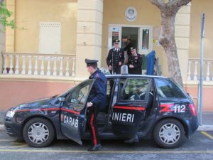 Fondi, cerca di uccidere il nipote con un machete: arrestato 66enne