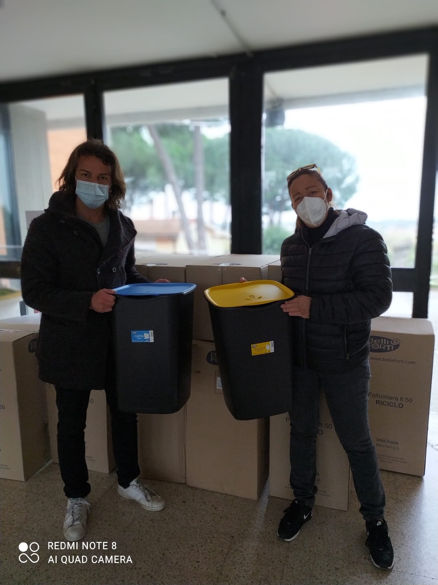 Donati al ”Cena” 126 mastelli per carta e plastica