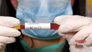 Covid, in Italia l’eta media dei contagiati scende a 46 anni