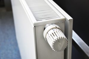 Scendono le temperature e si alzano i consumi: come risparmiare sul riscaldamento in inverno