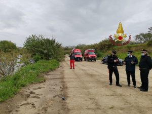 Con l’auto dentro al Tevere: trovato morto 44enne