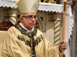 Che sia una Pasqua in cui riflettere sul valore della vita e sull’Amore che la inonda