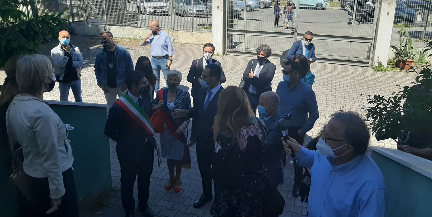 «Non possiamo pensare al tempo pieno
 


e alla mensa se crollano i solai»