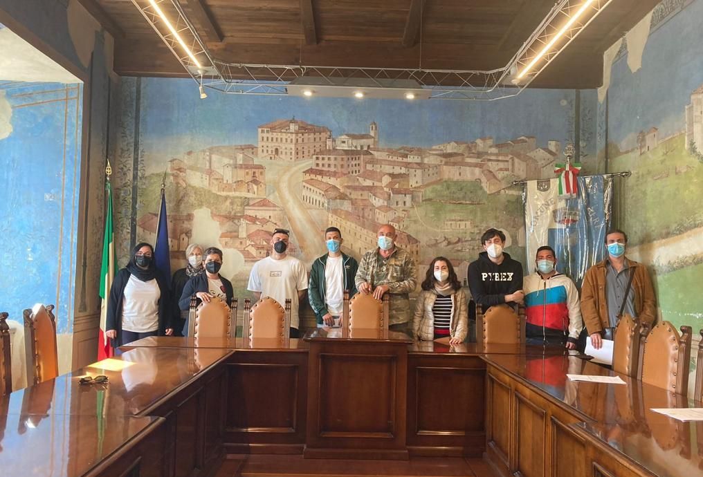 Servizio civile, la giunta Pasquini
 


apre le porte ai giovani