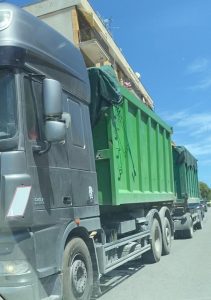 Roma – Trasportano illegalmente rifiuti, 2 denunciati.