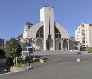 Tarquinia si mobilita per don Roberto Fiorucci: «Eccellenza, ascolti le nostre ragioni»