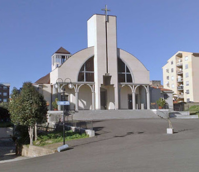 Tarquinia si mobilita per don Roberto Fiorucci: «Eccellenza, ascolti le nostre ragioni»