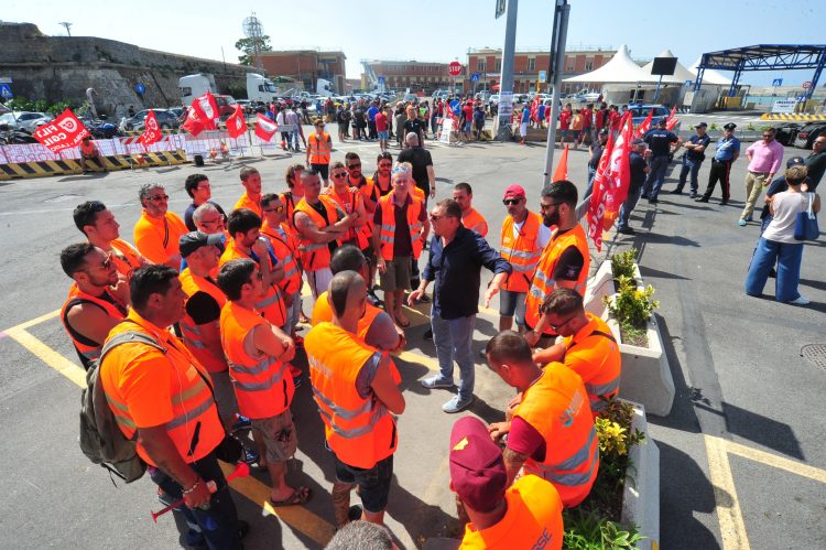 Caso Minosse, No al Fossile e Fridays for future con i lavoratori