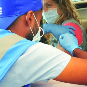 Covid e vaccini, tutto esaurito per l’open week Astrazeneca a Civitavecchia