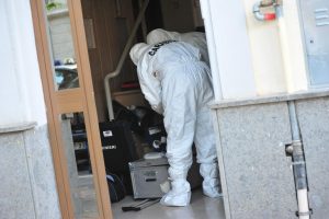 Col cadavere del padre in casa per due anni per intascare la pensione, denunciati due fratelli