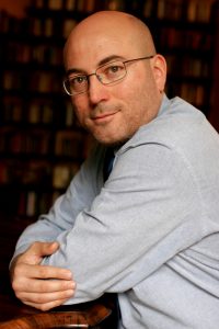 Aldo Cazzullo domani alle 19 firma libri in viale Garibaldi