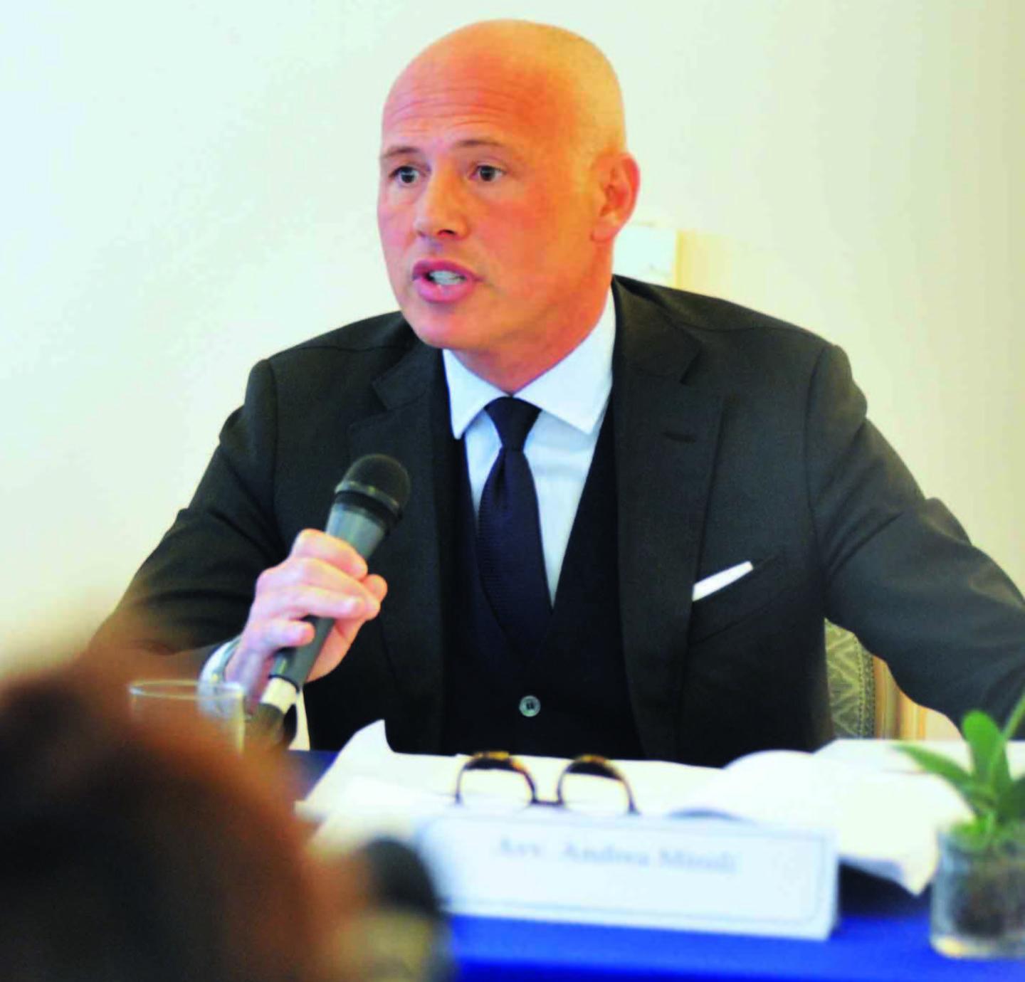 Divieto di dimora a Tolfa e Ladispoli
 


per il presidente della commissione