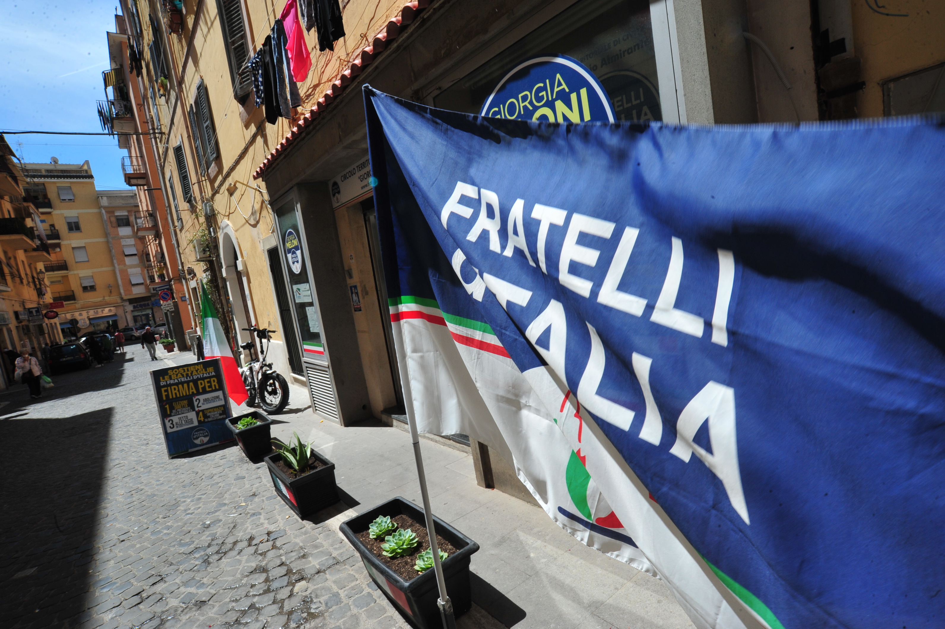 FdI Lazio: “Zingaretti lasci Regione e elezioni subito”