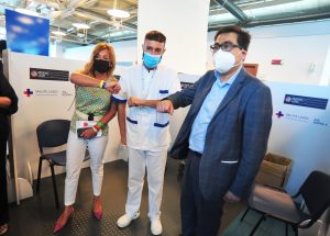 Monoclonali e richiami per fermare il virus: il piano contro la quarta ondata