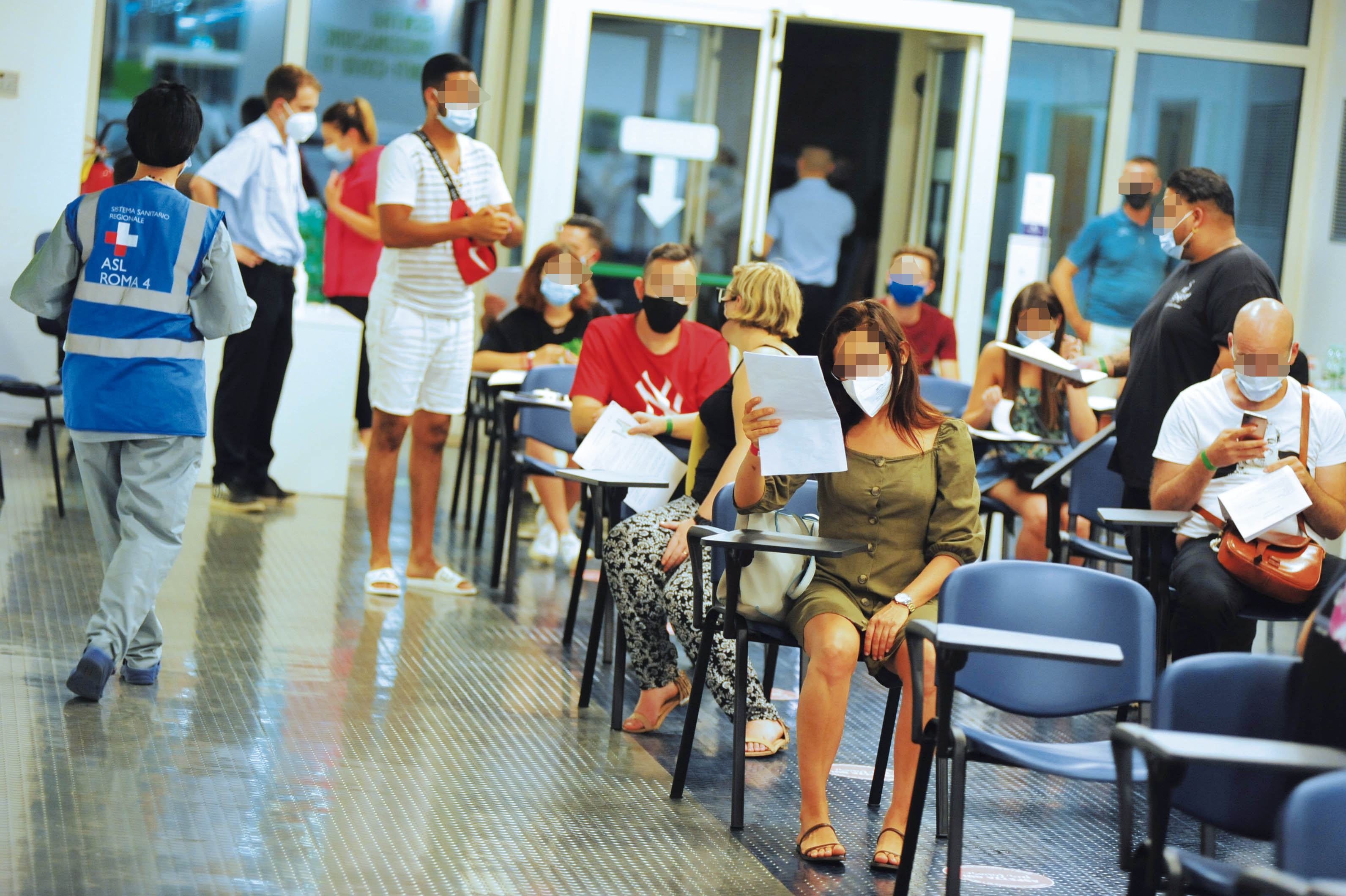 Covid, tre nuovi positivi e due guariti a Civitavecchia