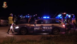 Roma, inseguimento per le strade di Centocelle: la Polizia arresta tre giovani italiani