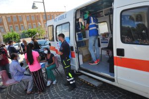 Covid, salgono i casi ma i vaccini frenano il virus