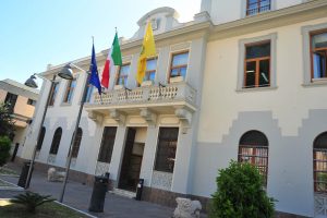 Itticoltura e biodigestore, scontro politico