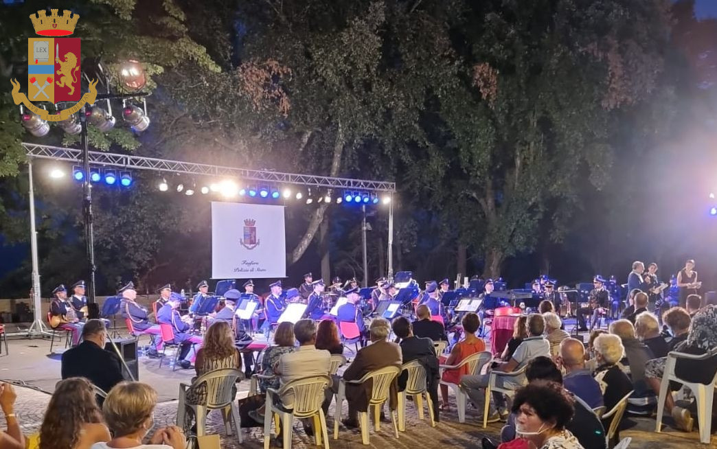 Tolfa, toccante esibizione della Fanfara della Polizia