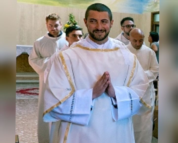 Il gruppo giovanile saluta
 


don Stefano Carlucci