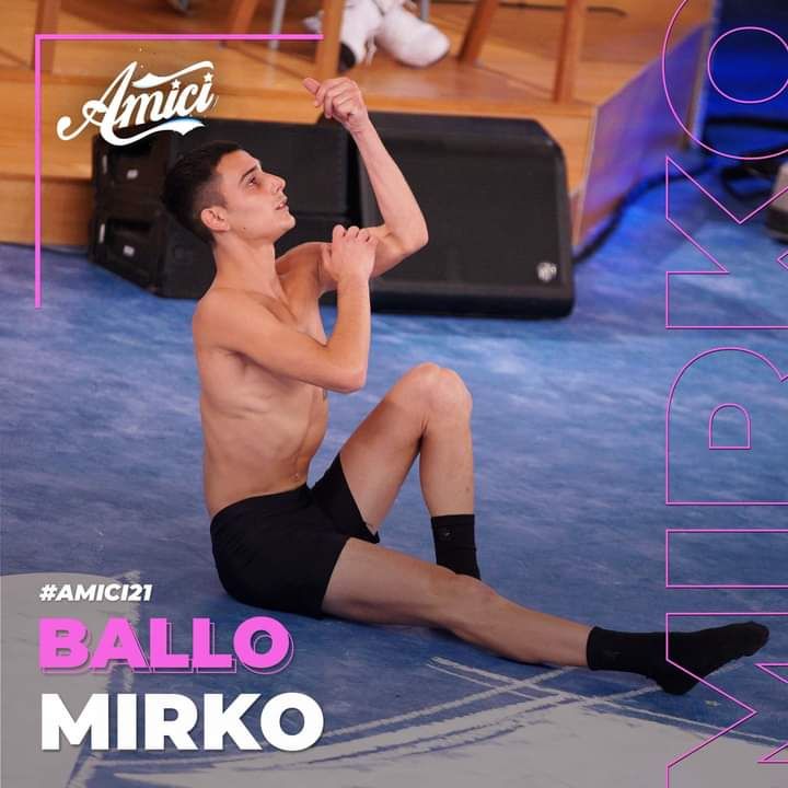 Allumiere tifa per il giovane Mirko Masia, concorrente di Amici