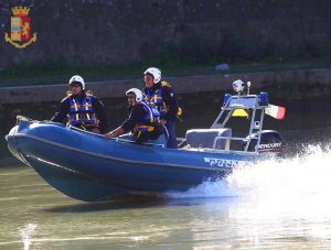 Ostia, navigava in una zona riservata alla balneazione: sanzionato