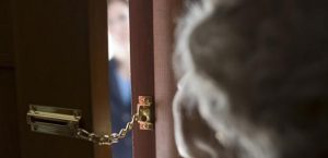 Ferentino – Anziana di Tivoli truffata da due persone, arrestati nei pressi del casello A1